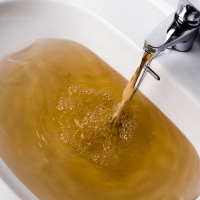 Main pollutants in water around the world